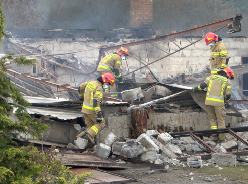 Ogień strawił zakład produkcji stelaży do mebli  - grafika