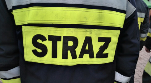 Zderzenie aut na przejeździe kolejowym. Wśród poszkodowanych kobiet - grafika