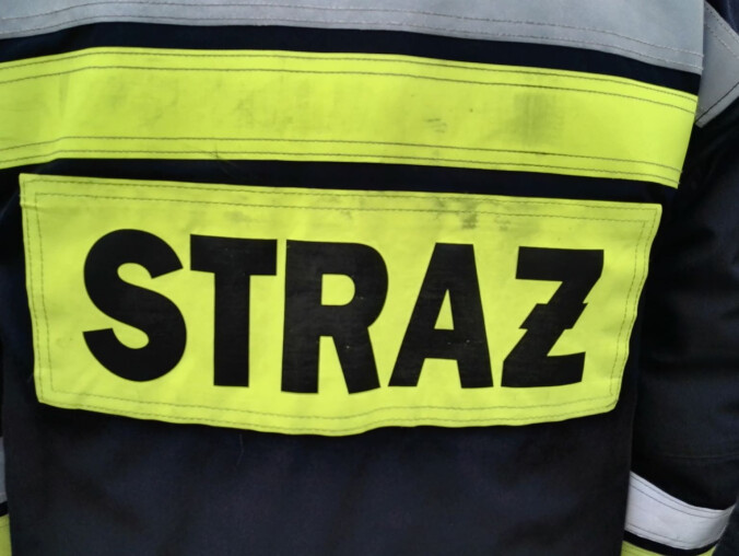 Z pociągu wyciekł olej hydrauliczny. Utrudnienia dla kierowców  - grafika