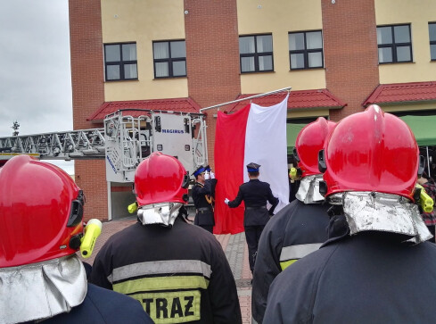 Strażacy świętowali i odbierali awanse - VIDEO  - grafika