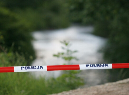 Zwłoki mężczyzny wyłowione z rzeki - grafika