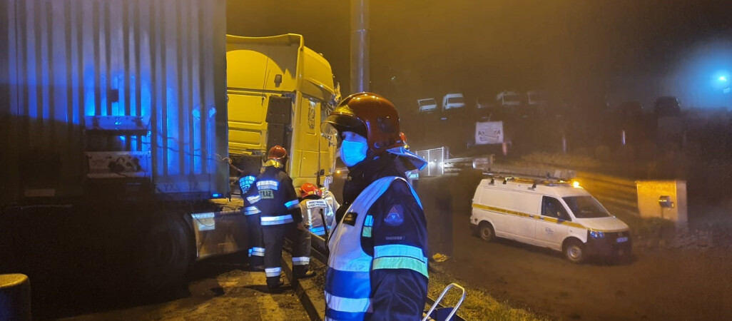 Wypadek ciężarówki przewożącej olej napędowy