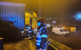 Wypadek ciężarówki przewożącej olej napędowy 