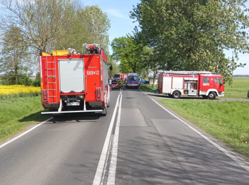 Wypadek z udziałem pięciu samochodów - grafika