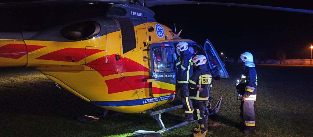 Czołowe zderzenie na krajowej "dziesiątce". Wezwano śmigłowiec LPR