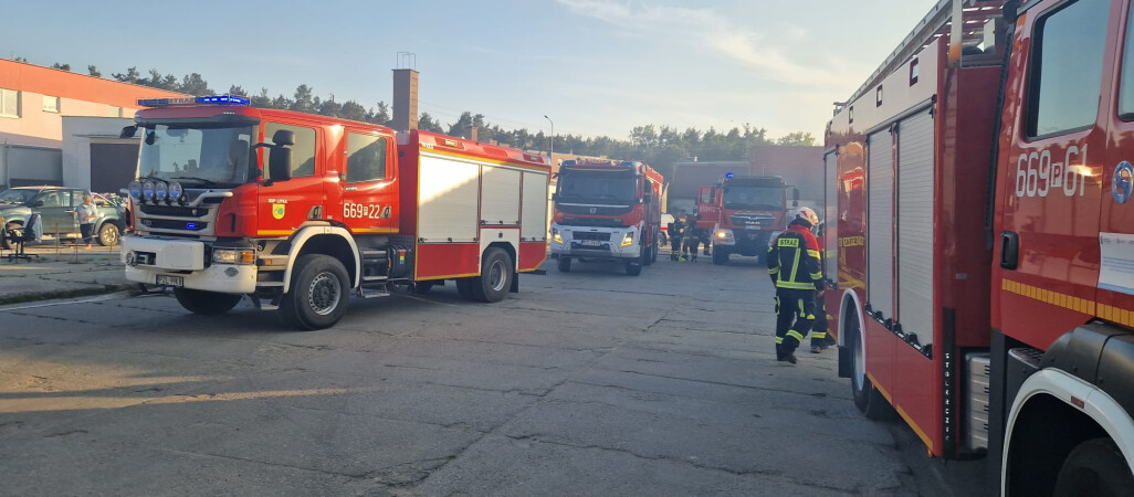 Ogromny pożar zakładu produkcyjnego