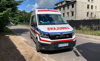 Strażacy wyważyli drzwi do mieszkania. W środku były zwłoki