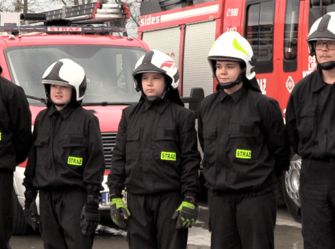 Młodzi strażacy dostali dotacje. Będzie na mundury i sprzęt  - grafika