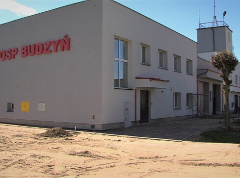 Trwa remont remizy Ochotniczej Straży Pożarnej w Budzyniu  - grafika
