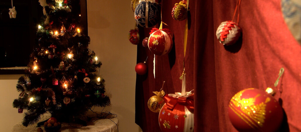 Ozdoby świąteczne z czasów PRL w pilskiej Staszicówce