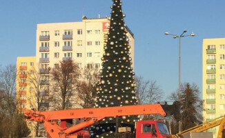 Choinka na rondzie już stoi. Jakie wrażenia? 