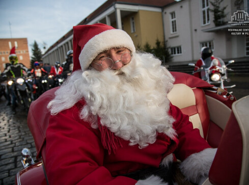Wędrujący Mikołaj jeździł po Pile - ZDJĘCIA  - grafika