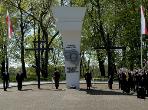 Inscenizacja na 77 rocznicę zakończenia II wojny światowej  - grafika