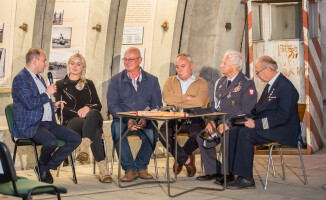 "Piloci. Pasja ponad wszystko". Pokaz filmu na pilskim lotnisku