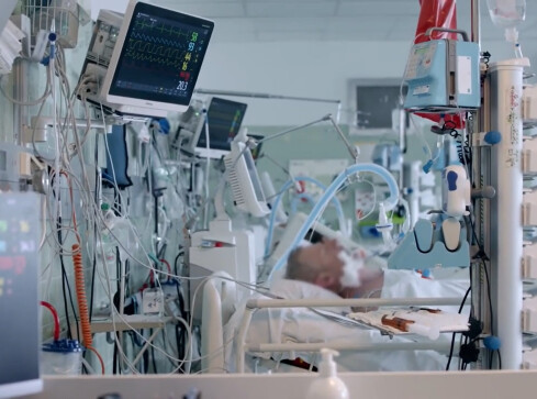 Reportaż "COVID-19: Na ratunek życiu" tylko w TV ASTA - grafika