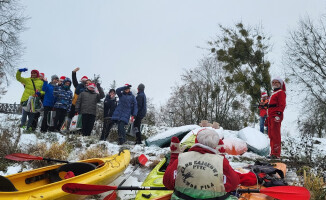 Spływ Mikołajkowy Gwdą w zimowej scenerii