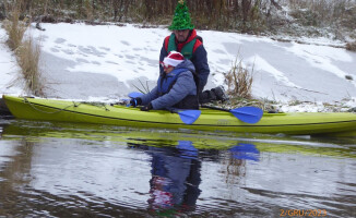 Spływ Mikołajkowy Gwdą w zimowej scenerii