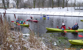 Spływ Mikołajkowy Gwdą w zimowej scenerii