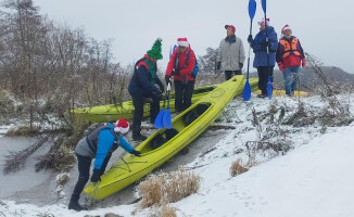 Spływ Mikołajkowy Gwdą w zimowej scenerii