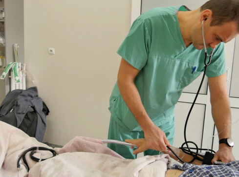 Coraz więcej lekarzy z Ukrainy w szpitalach w regionie [UKR] - grafika