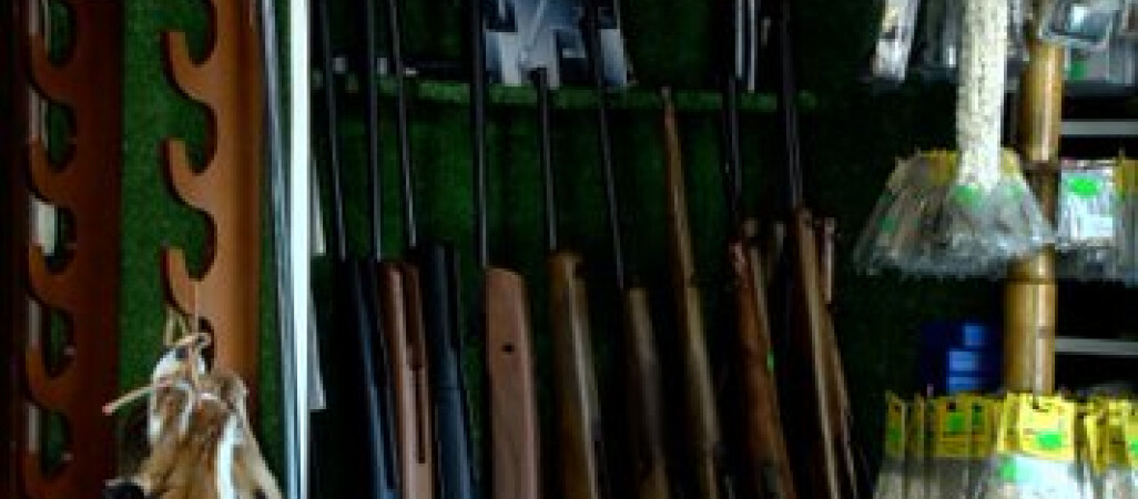 Sklepy z militariami przeżywają oblężenie