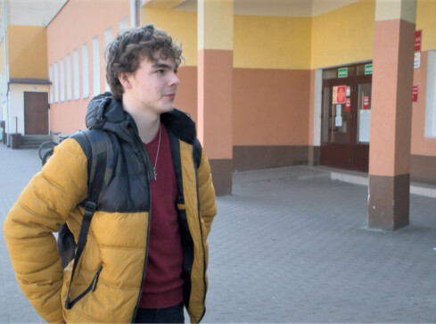 Nastolatkowie z Piły śpiewają dla Ukrainy - VIDEO  - grafika