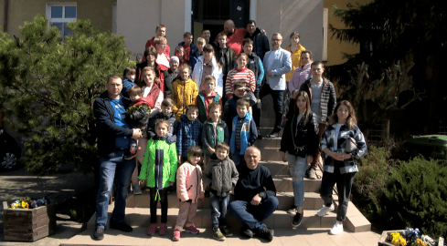 Ukraińcy wyjeżdżają z Szamocina  - grafika