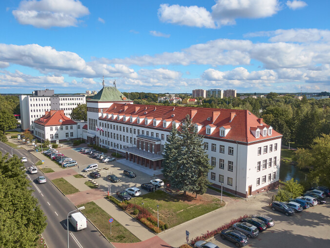 Budynek Starostwa Powiatowego w Pile Fasadą Roku 2021 - grafika