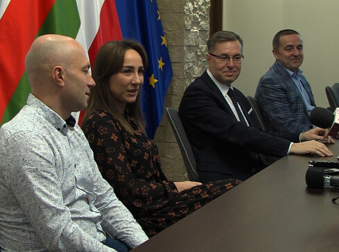 Cztery zespoły będą gotować z Bosackimi i Głowskimi. Oczywiście  - grafika