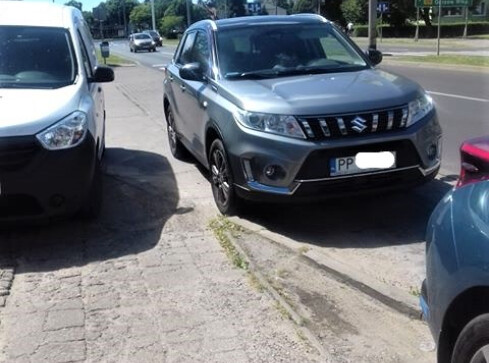 Parking na ścieżce rowerowej. Cykliści oburzeni  - grafika