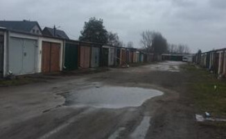 Tak się dojeżdża do garaży przy Kaczorskiej w Pile 
