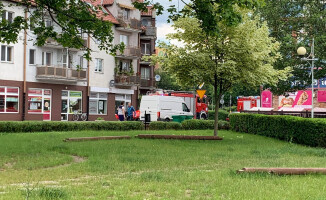 Cuchnąca, niebiesko-zielona woda na Zamkowym 