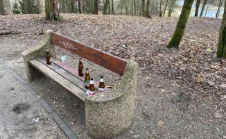 Park na Górnym zamienia się w... śmietnik 