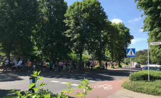 Dantejskie sceny w kolejce do szczepienia 