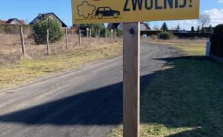 Nowy znak ostrzegawczy w Jeziorkach pod Piłą 
