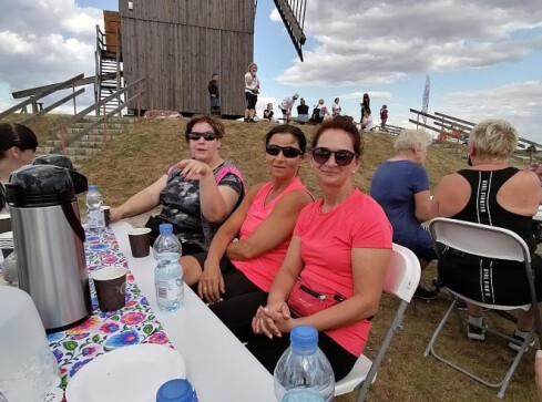 Nordic walking z historią w tle - grafika