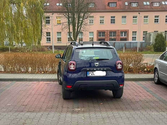 Parkowanie po pilsku. Też dostrzegacie problem?  - grafika