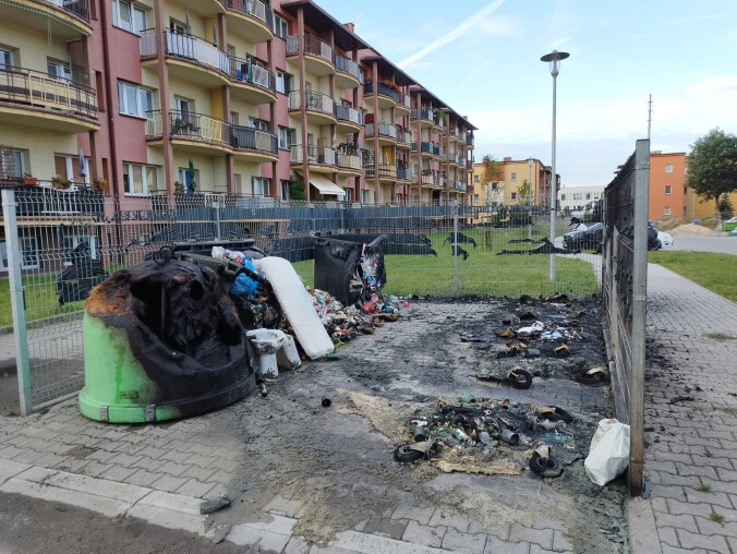 Ktoś podpala śmietniki w Pile?  - grafika