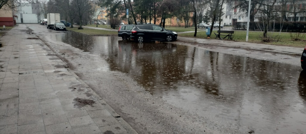 Zalana ulica Grabowa w Pile