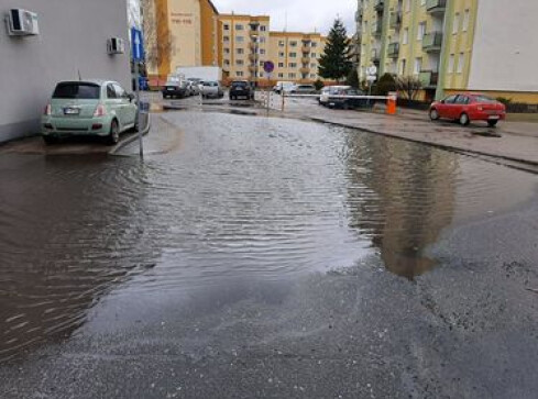 Zalany Jadwiżyn w Pile - ZDJĘCIA  - grafika