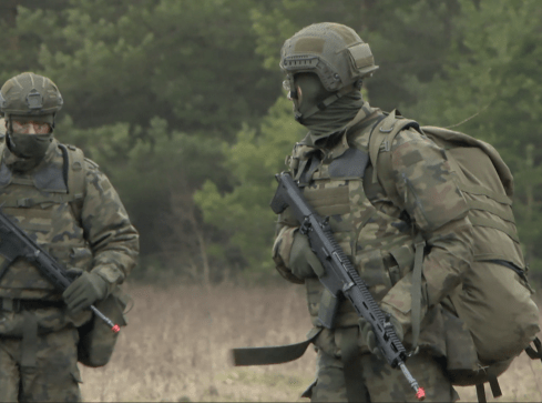 Ferie z wojskiem - grafika