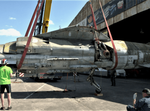 Pilanka kupiła samolot odrzutowy MIG-23  - grafika