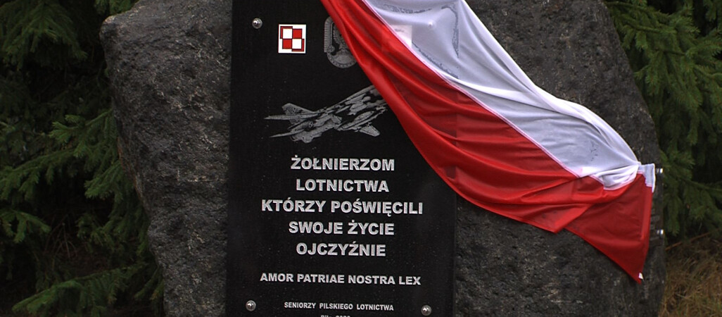 Na pilskim cmentarzu stanął pomnik żołnierzy lotnictwa