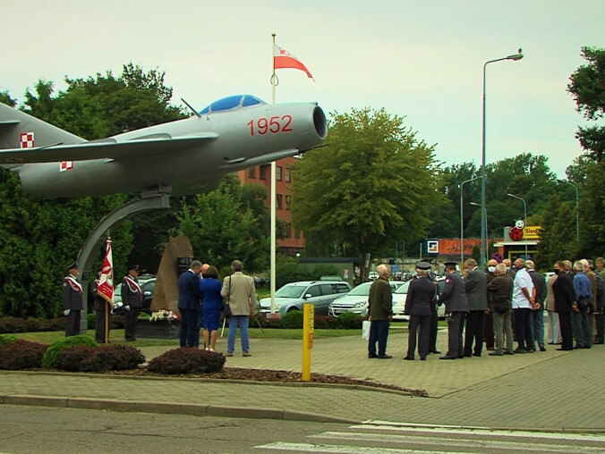 Odnowiony samolot na Święto Lotnictwa Polskiego  - grafika