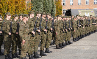 Żołnierze złożyli dzisiaj przysięgę na placu Staszica [ZDJĘCIA]