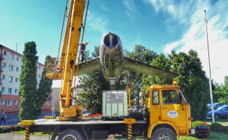 Samolot - pomnik będzie odmalowany i podświetlony 