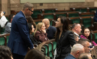 Nowi posłowie poznają Sejm. Już wiedzą, ile będą zarabiali