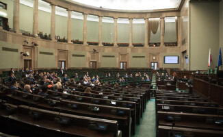 Nowi posłowie poznają Sejm. Już wiedzą, ile będą zarabiali