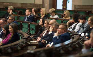 Nowi posłowie poznają Sejm. Już wiedzą, ile będą zarabiali