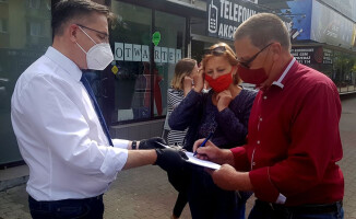 Prezydent Piły zbiera podpisy dla Rafała Trzaskowskiego